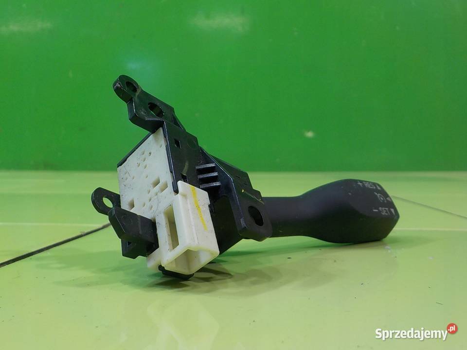 AVENSIS III T27 20 D4D 09r SEDAN 4D przelacznik osobowe Panele sterowania, przełączniki Suków