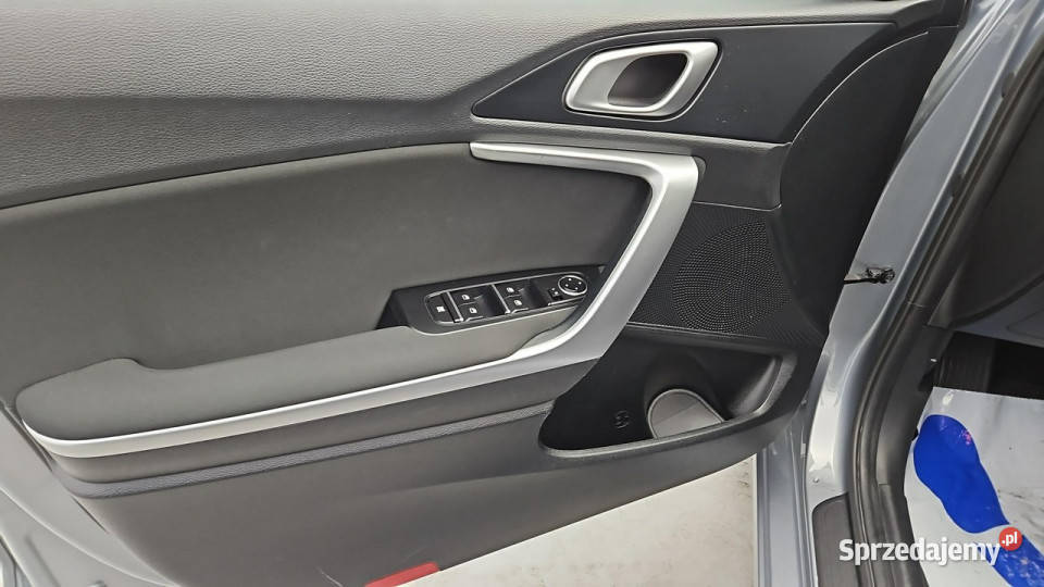 Kia Ceed 15 TGDI M Z Polskiego Salonu Faktura serwisowany w ASO Warszawa sprzedam