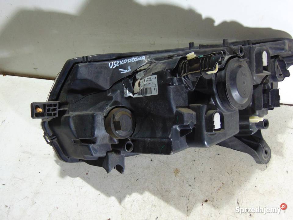 LAMPA PRAWY PRZÓD DACIA SANDERO II 260107615R