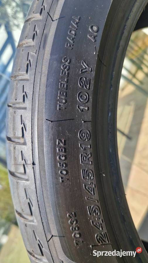 Bridgestone 24545R19Opony letnie 2 sztukiBieżnik Żory