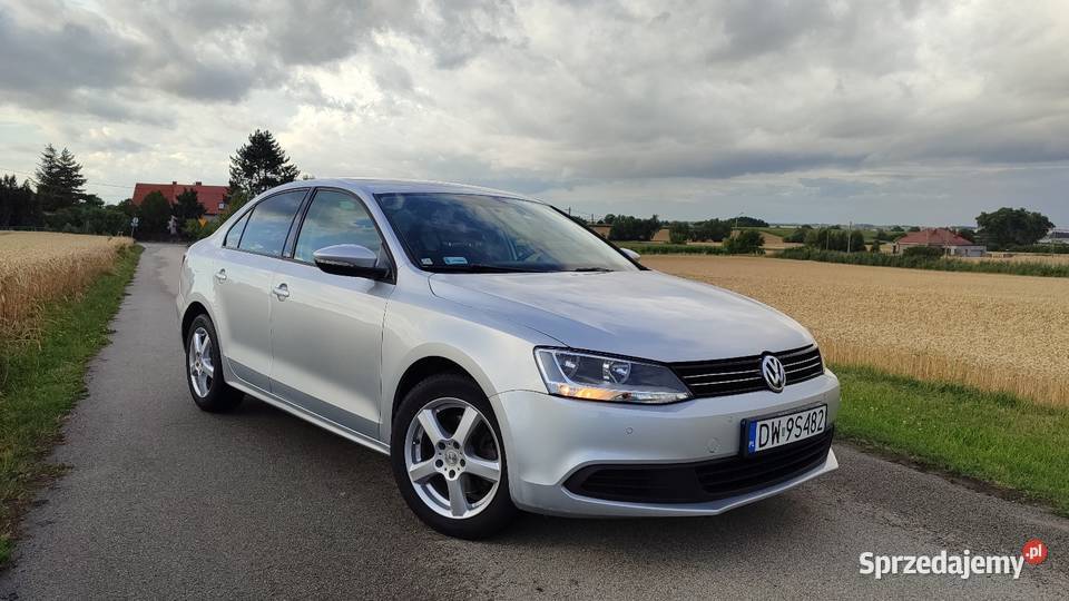 Piękna Srebrna VW Jetta 16 TDI 105 212 kupiony w Polsce Strzelin sprzedam