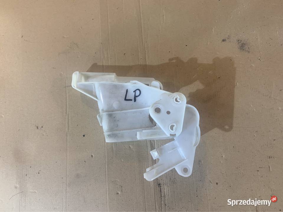 Osłona mocowanie zamka lewa tył 3C0837867 vw zachodniopomorskie Szczecin