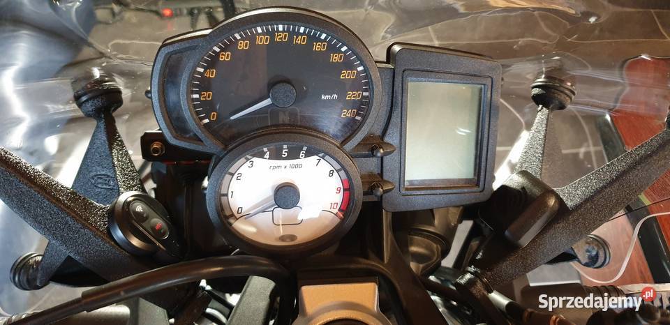 Sprzedam wyjątkowy motocykl BMW F800R z roku