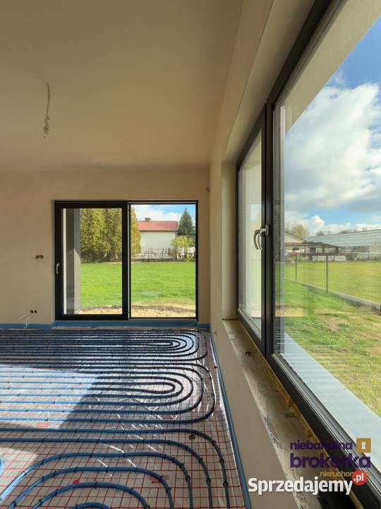 Dom piętrowy z 4sypialniami I przestrzeń i Głuchów