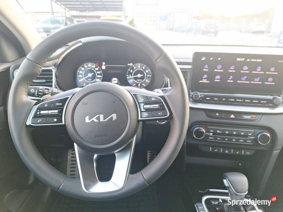 Kia Ceed kombi salon Polska Tomaszów Mazowiecki