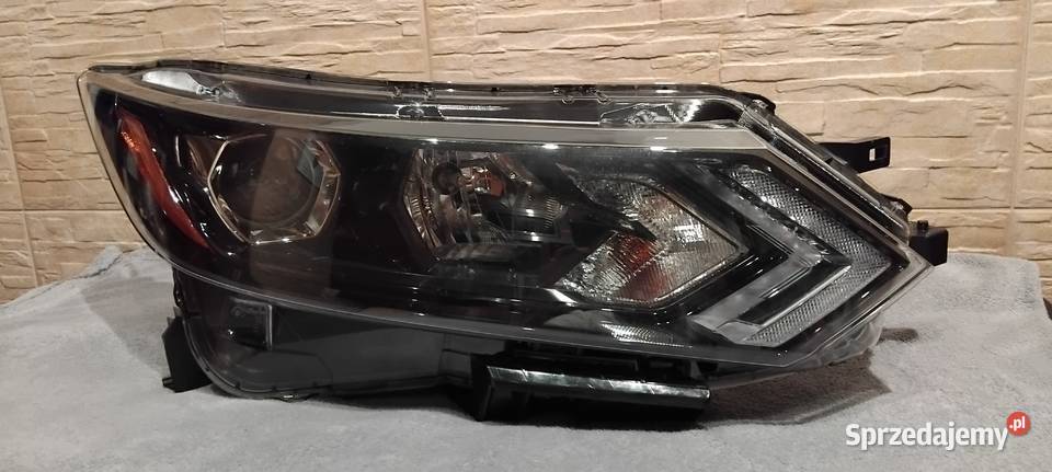 Lampa prawa przód Nissan Qashqai J11 rogue osobowe Lampy przednie Zamość