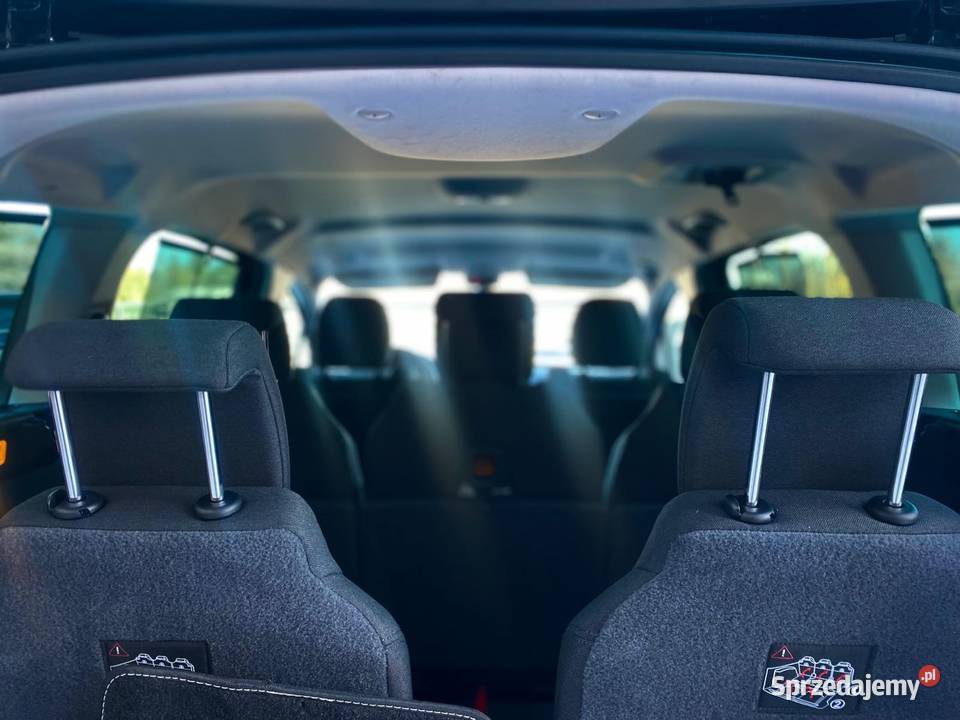 Peugeot 5008 20 Hdi 2016r 7os Czarny 137 sprzedam