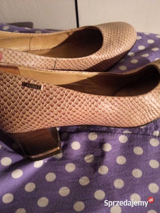 beżowe czółenka śląskie sprzedam