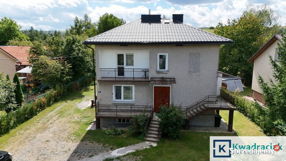 Dom wolnostojący Besko 180m2 3 piętra i więcej podkarpackie