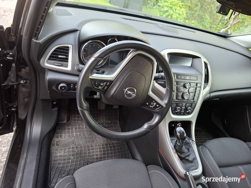 Astra j 14 lpg 176000przebieg Samochody osobowe Dobczyce