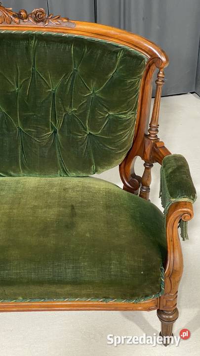 Rzeźbiona sofa w stylu wiktoriańskim z zielonym Gryfice