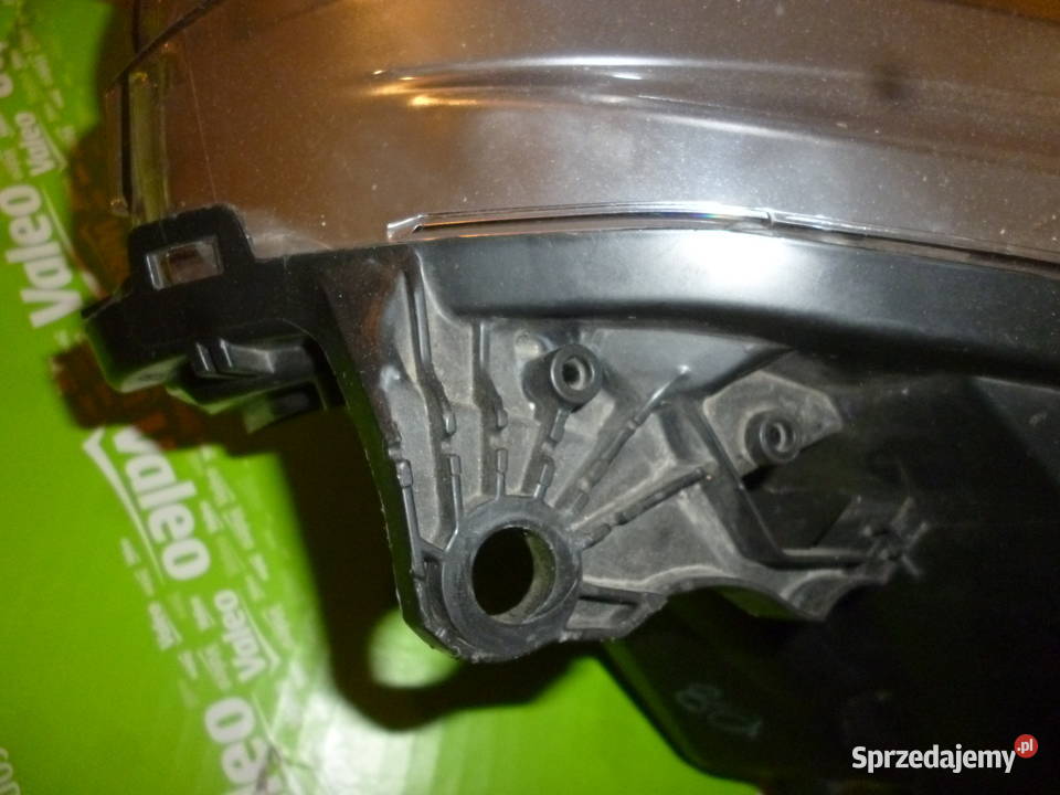 PEUGEOT 208 I 201315 lampa prawy przód Bochnia