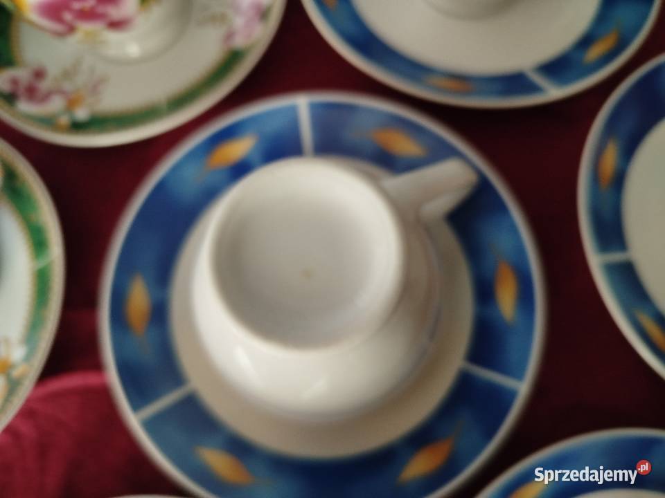 Zestaw filiżanek porcelanowych Dzierżoniów