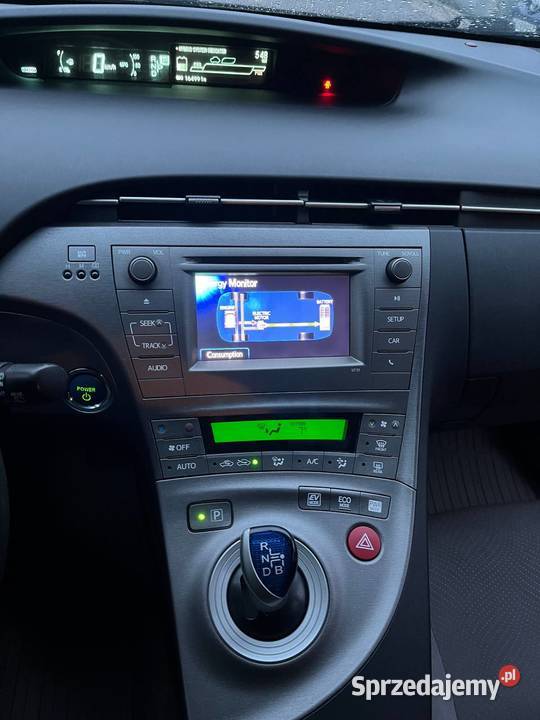 Tayota Prius III generacji 2012 hybryda Warszawa