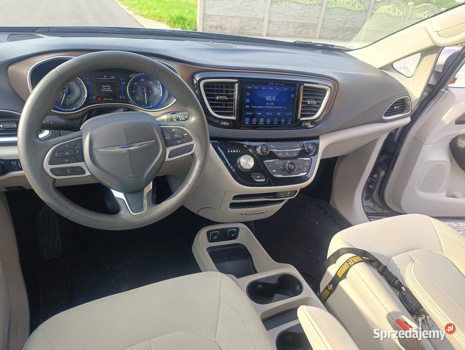 Chrysler Pacifica 36 V6 8 Osób Zarejestrowana wielkopolskie Gostyń