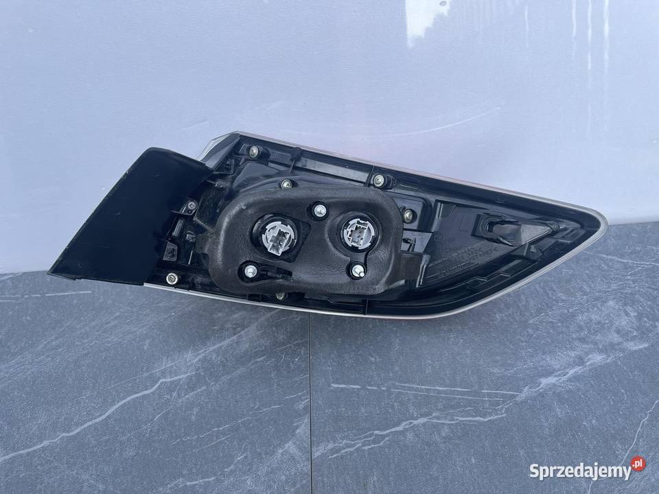 MAZDA 3 LEWA LAMPA TYŁ Ostroróg