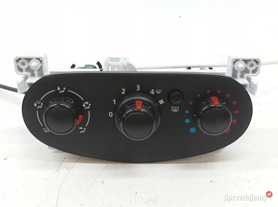 PANEL NAWIEWU A42303300 Dacia Sandero II świętokrzyskie