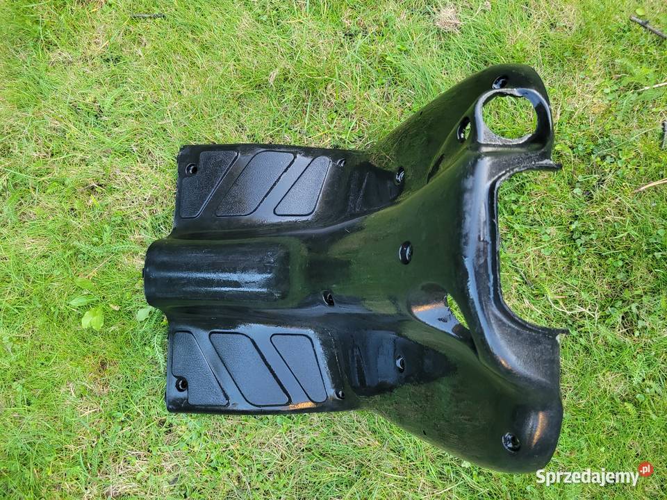 PIAGGIO NRG 50 2T KOKPIT PLASTIK PRZED KOLANA