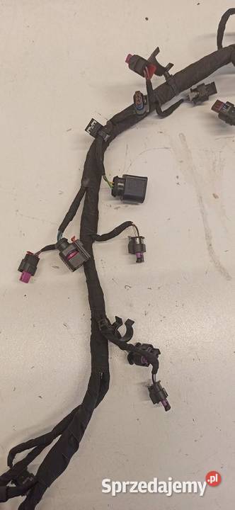 SKODA KAROQ WIĄZKA SILNIKA 15 TSI 05E971610K osobowe