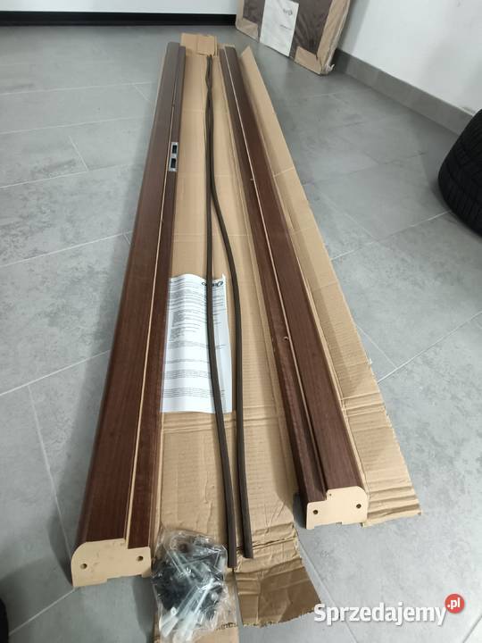 Drzwi łazienkowe Remo model 2 orzech prawe Kock