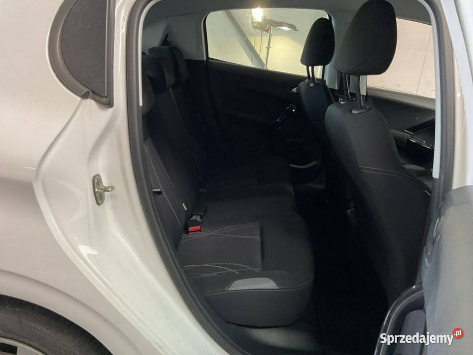Peugeot 208 Benzyna tempomat nawigacja isofix garażowany