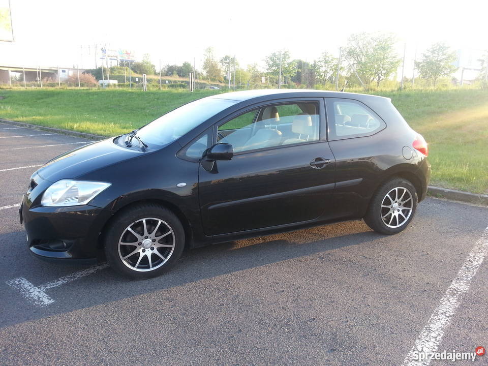 Toyota Auris 2007 16 VVTi SOL 3 drzwiowa Szczecin