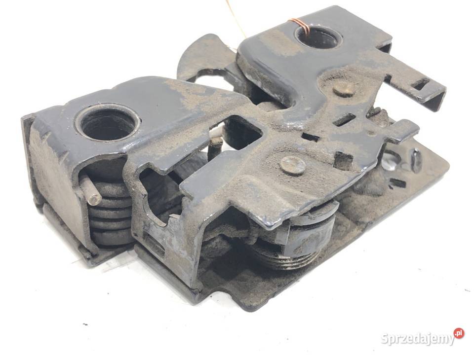 ZAMEK MASKI PRZÓD VW PASSAT B8 SedanLimuzyna osobowe