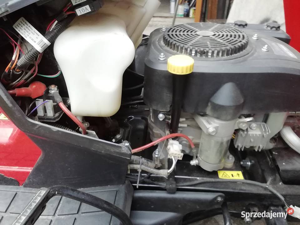 Traktorek ogrodowy Mountfield MTF 98M SD ST350 Nożyce i sekatory Kobyłka