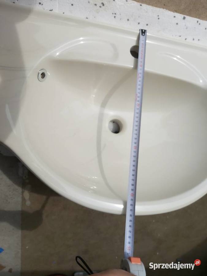 Umywalka z blatem z konglomeratu imitująca Szczecin