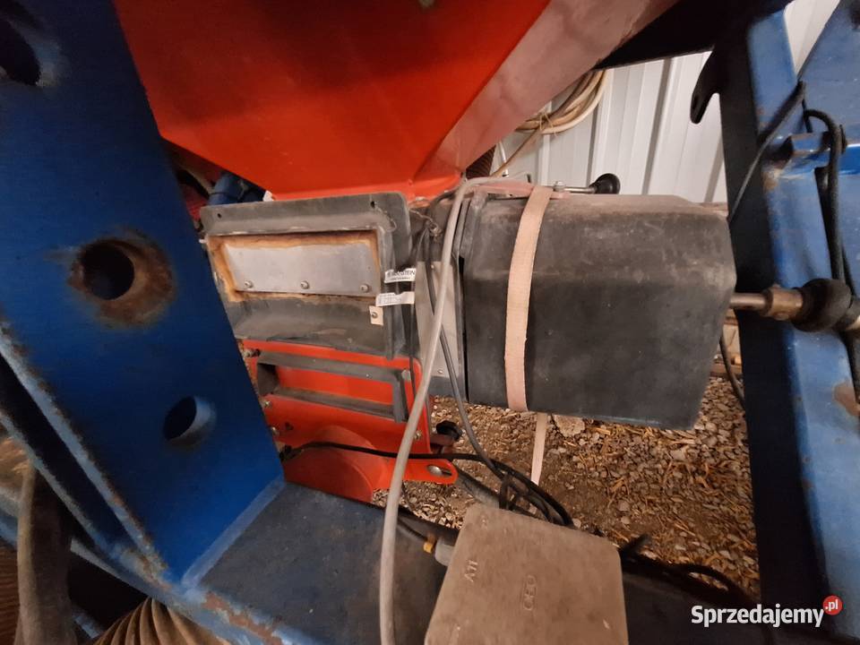 Zbiornik siewnika KUHN RAUCH tylny może być Nowy Targ