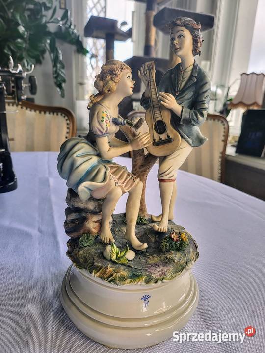 Piękna Porcelanowa figurka Kalisz