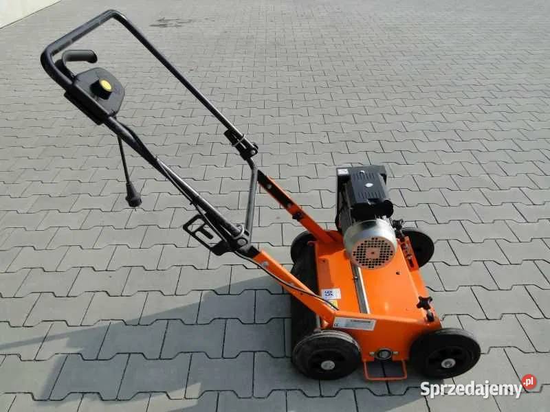 Wertykulator Aerator elektryczny do trawy ELIET Łętownia