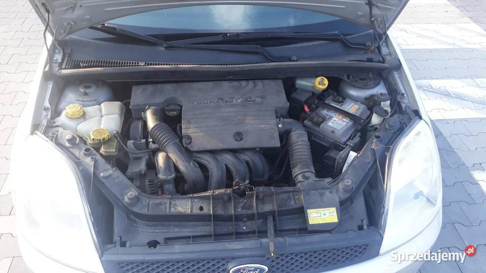 FORD fiesta mk5 125 benzyna srebrny Hatchback Lubań