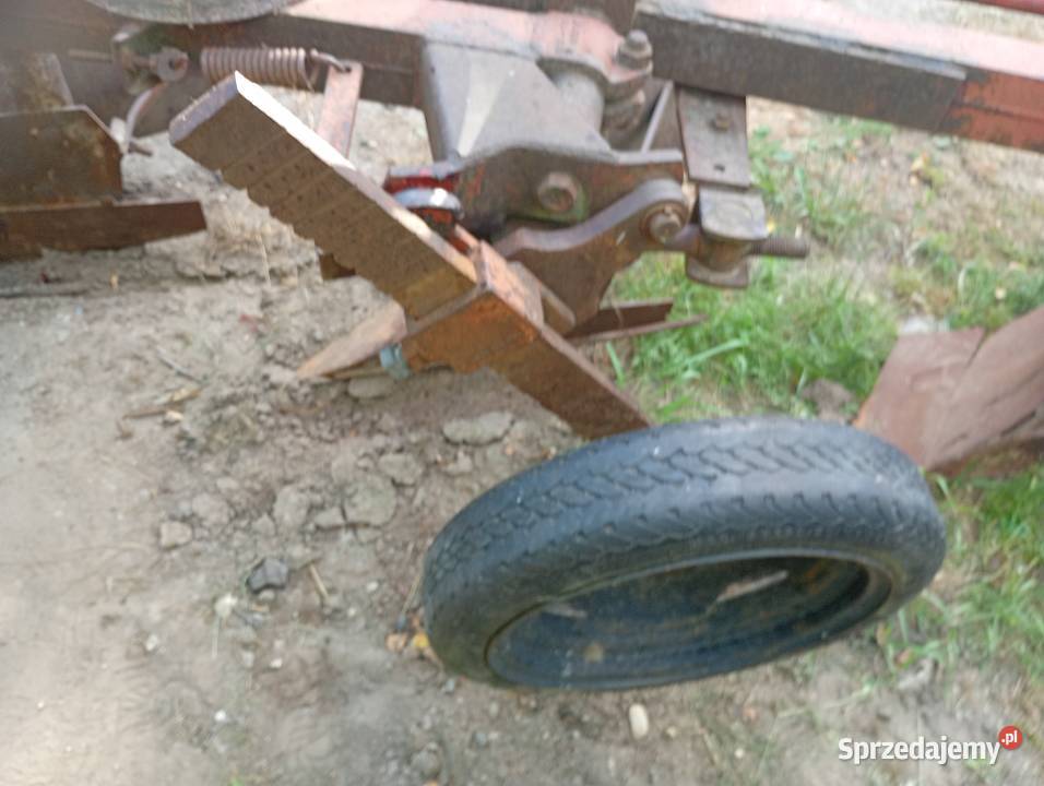 Pług 3 skibowy obrotowy Pługi Nysa