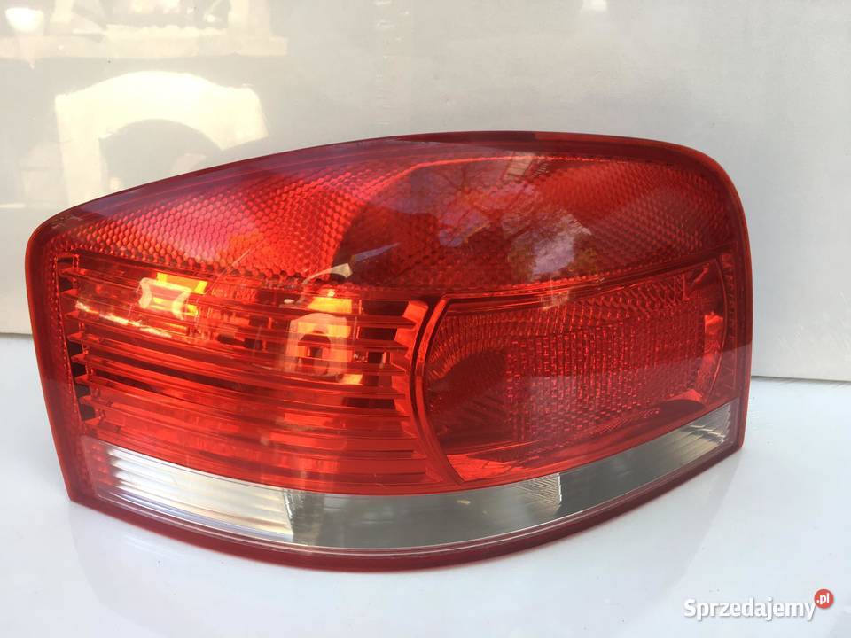 AUDI A3 8P0 LEWA LAMPA TYŁ Lampy tylne Ostroróg
