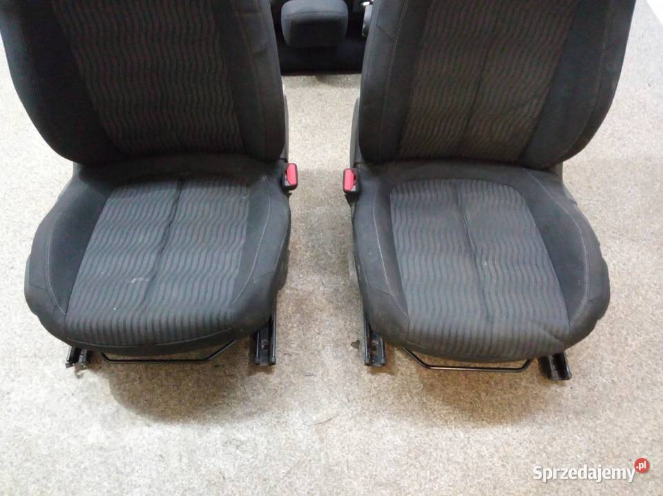 FOTELE PRZÓD KANAPA KOMBI T9 KOMPLET Peugeot 308 Rok produkcji 2017