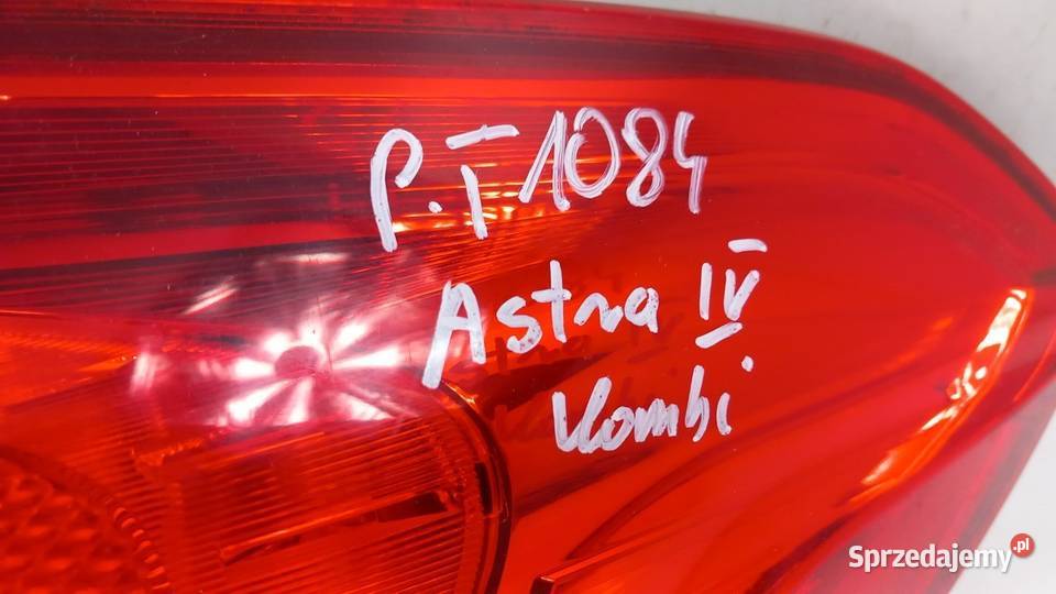 OPEL ASTRA J KOMBI LAMPA TYŁ PRAWA Zbierkowo