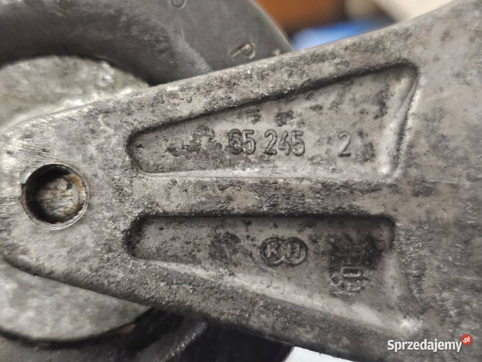AUDI A4 B7 20 TFSI BWE 200 napinacz paska