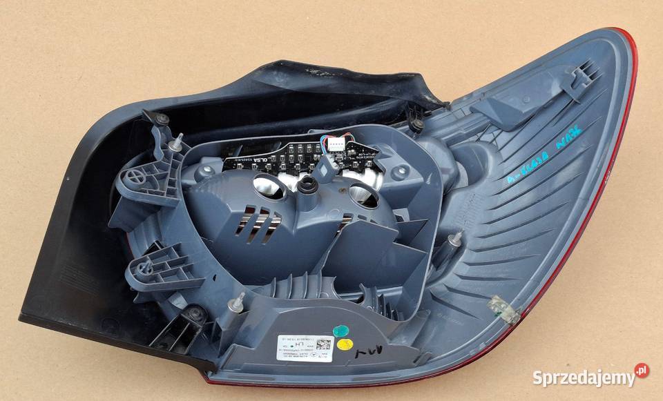 MERCEDES AKLASA W176 LIFT LAMPA LEWY TYŁ LEWA Bieleń sprzedam