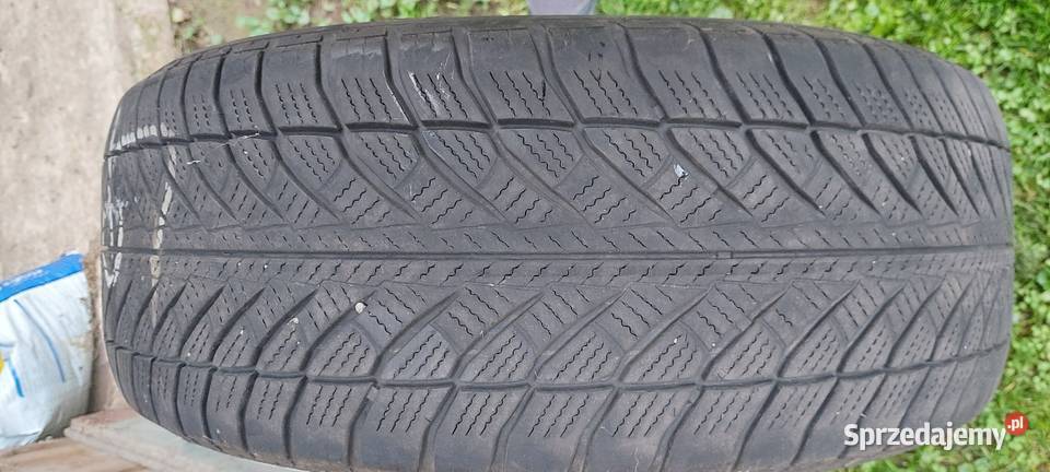 Opony Goodyear Ultragrip 22555 R17 zimowe 2 Czarnolas