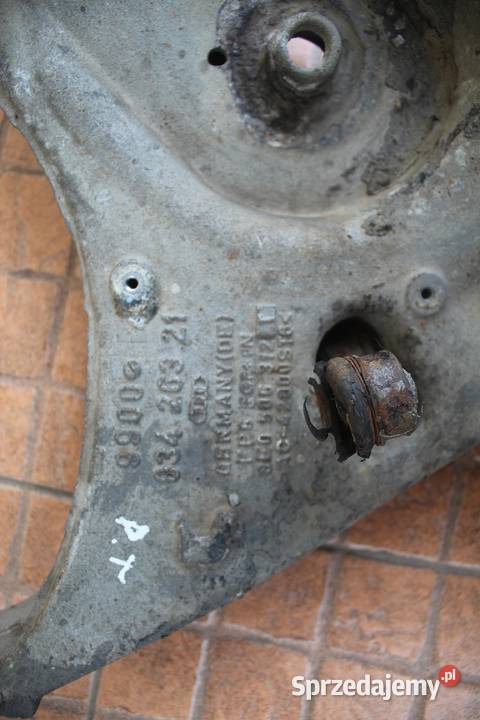 WAHACZ PRAWY TYŁ AUDI A4 B6 25 TDI AVANT osobowe