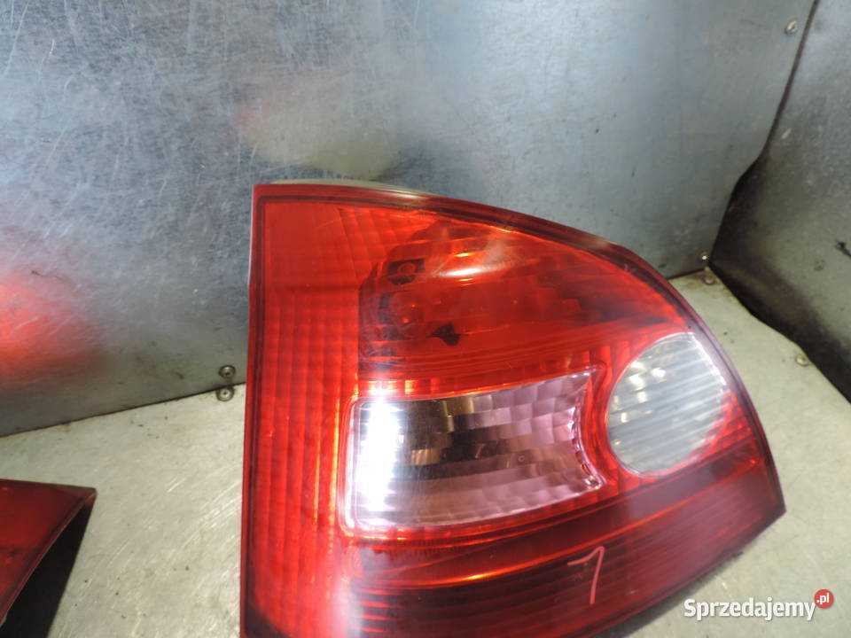 HONDA CIVIC VII HB 5D LAMPA LEWY TYŁ TYLNA małopolskie