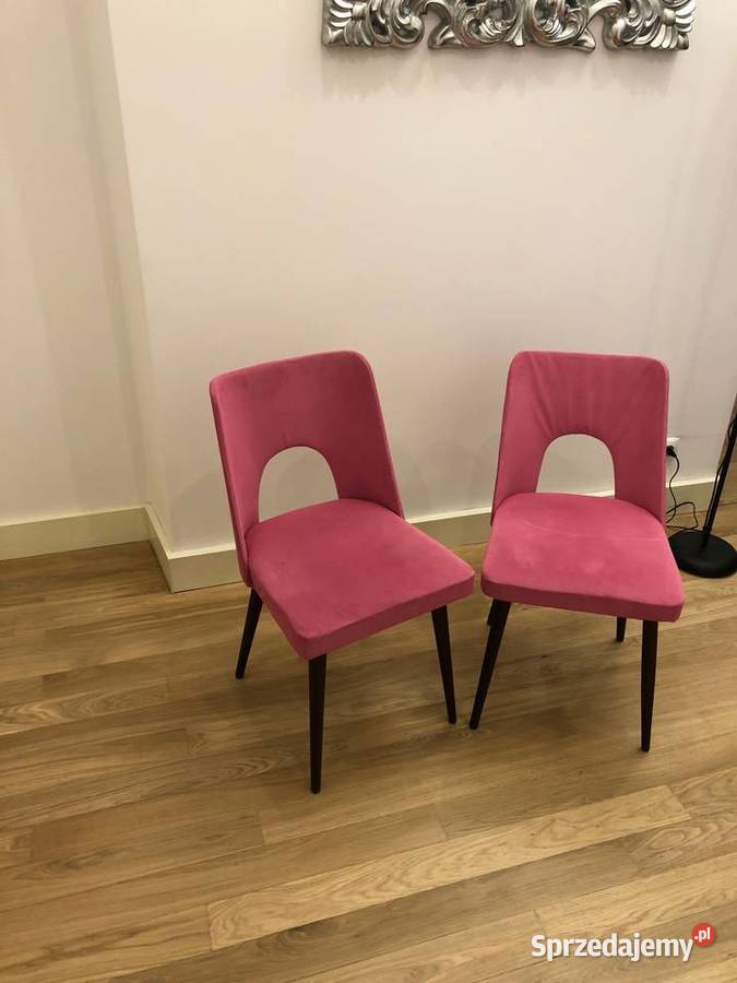 2 krzesła muszelka w kolorze różowym lata 60 PRL typ 1020