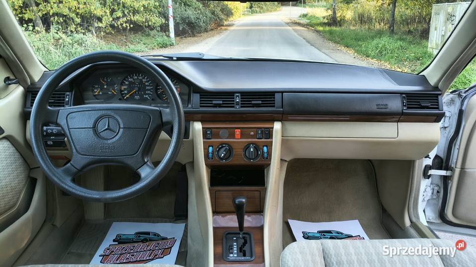 MERCEDESBENZ W124 C124 300 CE Coup z 1990 roku łódzkie Zgierz