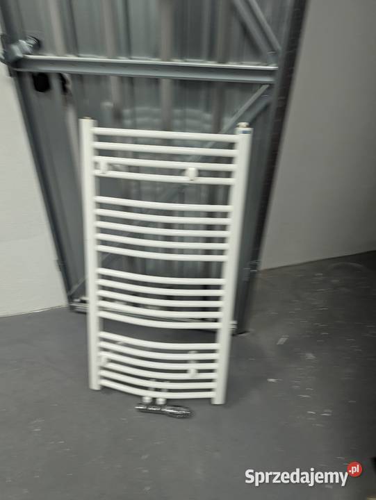 GRZEJNIK ŁAZIENKOWY TYP DELIFIN II 436W 500x915 Jarocin