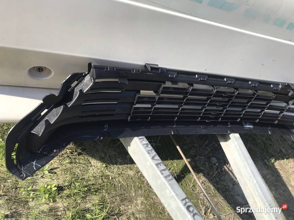 Opel Combo E 18 kratka zderzaka przód z PDC