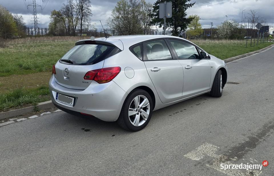 Sprzedam opel astra benzyna gaz lpg Rok produkcji 2010 dolnośląskie Wałbrzych