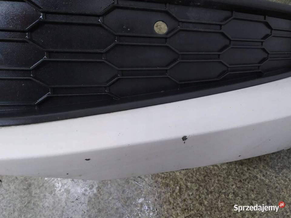 ZDERZAK PRZÓD BIAŁY LEKKO USZKODZONY Skoda Scala osobowe