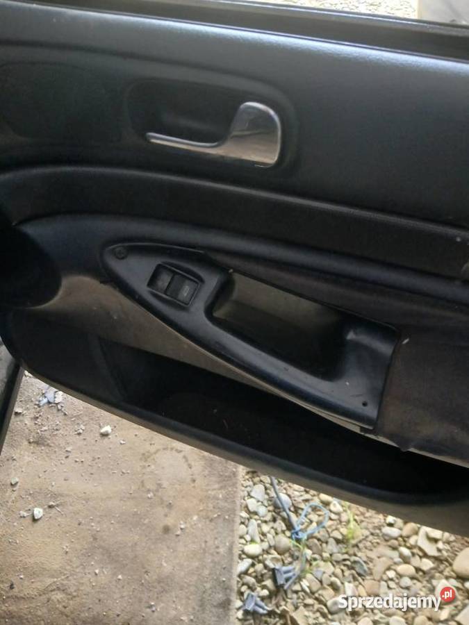 Audi A4 b5 drzwi prawe przednie kpl Biecz
