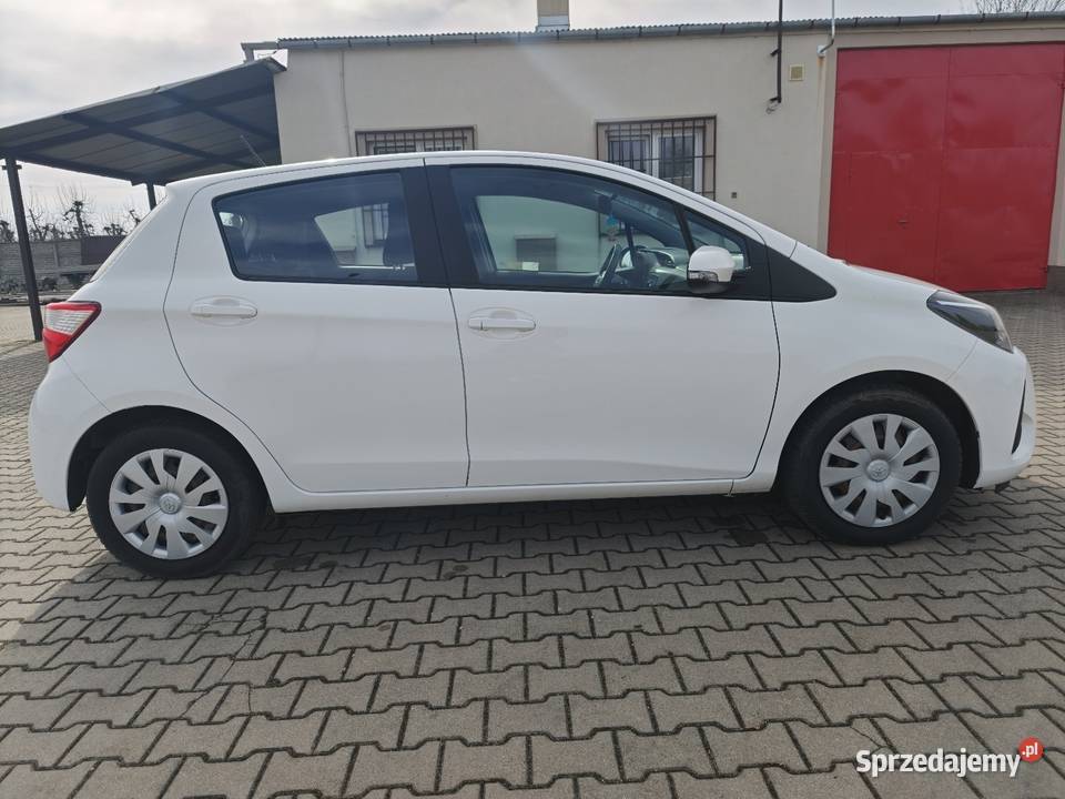 Toyota Yaris III FL 1 0 benzyna Salon Polska centralny zamek Belsk Duży